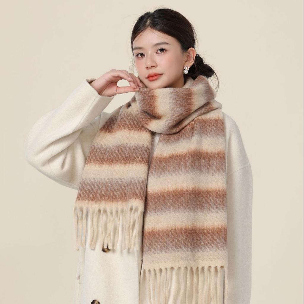 New Korean Version Versatile Fashion High-value Scarf Women's Cold Proof Neck Protection Light Luxury Shawl Scarf