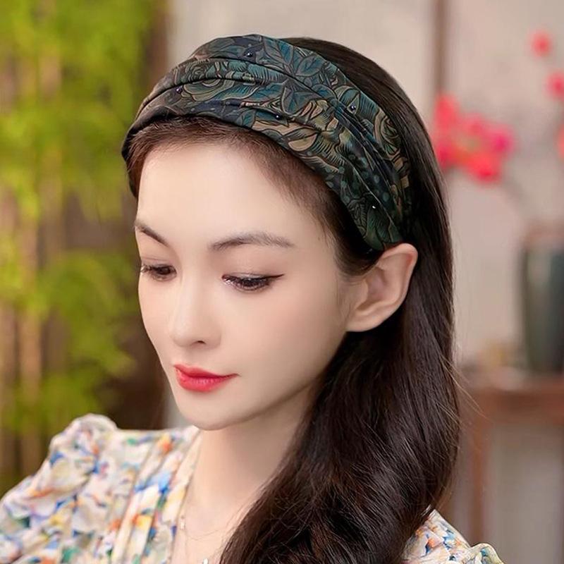 Ethnic Chic White Fabric Headband: Stylish Wide Hair Accessory for Face Washing and Hair Styling