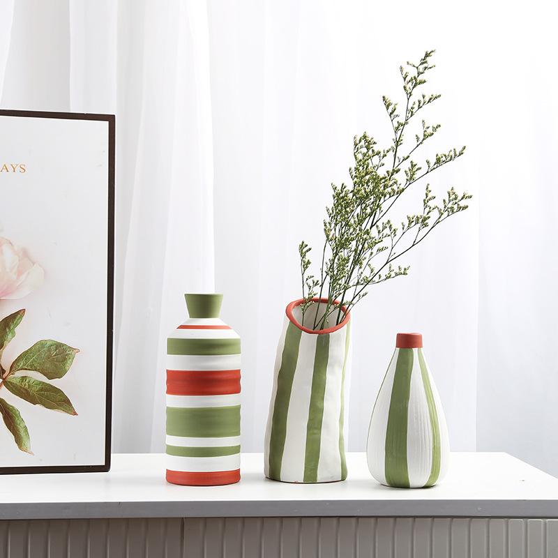 Europäische Keramik Bemalte Vase, Kreative Moderne Heim Wohnzimmer Schreibtisch Schlafzimmer Dekoration Blumengefäß Unregelmäßige Form Vase, 1 Stück