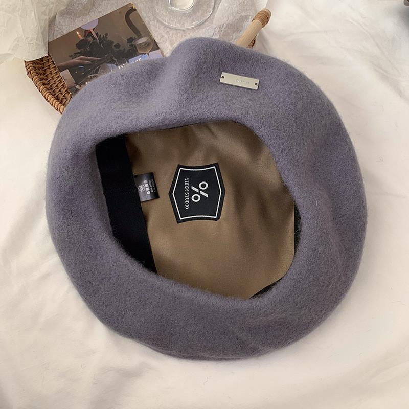 

Уютный шерстяной черный берет для всех сезонов, подходящий для стильных осенних и зимних нарядов Gray