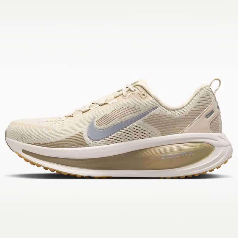 Nike Men s Vomero 18 ESS Running Shoes US 10.5
