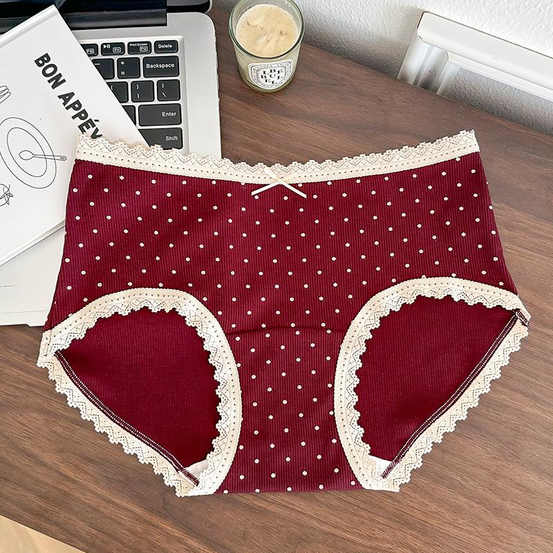 Girls Autumn and Winter Year Vintage Lace Edge Skin Comfortable Cotton Crotch Triangle Briefs
