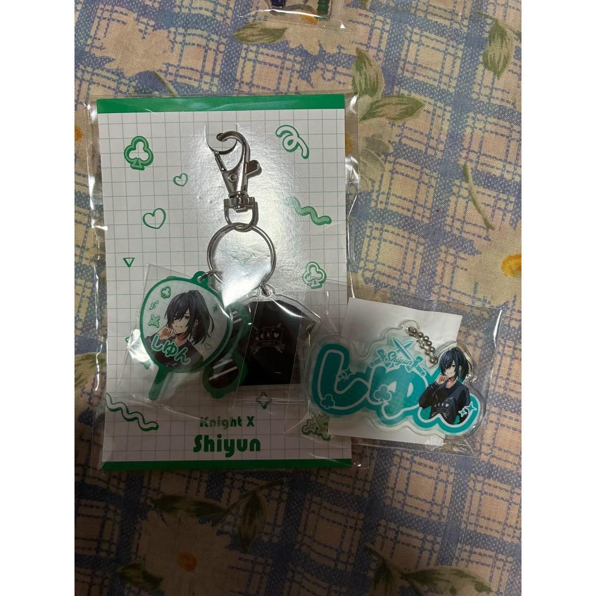 Used Acrylic key chain Shiyun