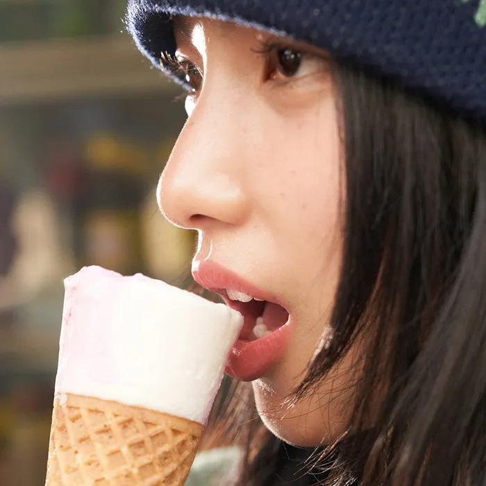 

Нежное прикосновение Плотное прилегание Размывающий тинт Лососево-розовый