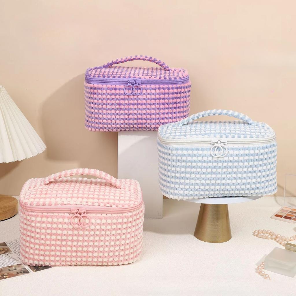 Plush Plaid Flip Makeup Bag for Women Large Capacity Cosmetic Bag Wash Bag Handeled Makeup Pouch Travel Cosmetic Organizer