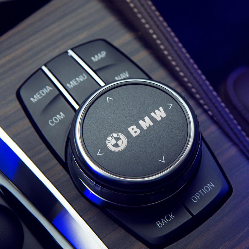 JY856 Car Styling Emblem 3D Speaker Audio Auto Emblem Decorate Sticker For BMW E90 E60 E71 F30 F20 F10 E70 G30 E87 E92 E91 X1 X3 gzsh02