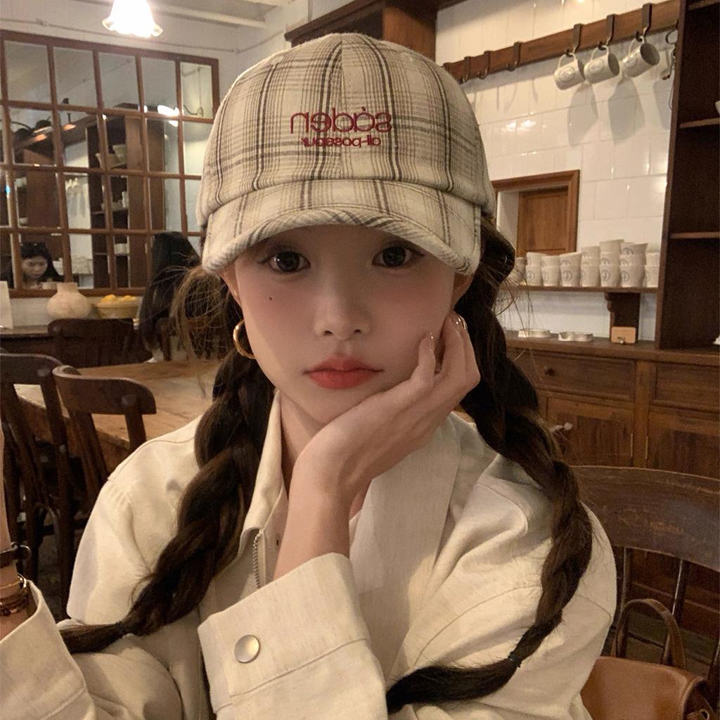 Vintage Plaid Letter Embroidery Baseball Cap Men'S And Women'S Shading College Style Color Matching Casual Fashion Cap