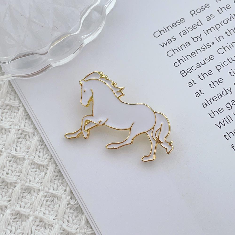 LATS Classic Rhinestone Saddle Horse Brooches for Women Zodiac Animal Lapel Pins Casual Party Accessories New Year Gifts Friends