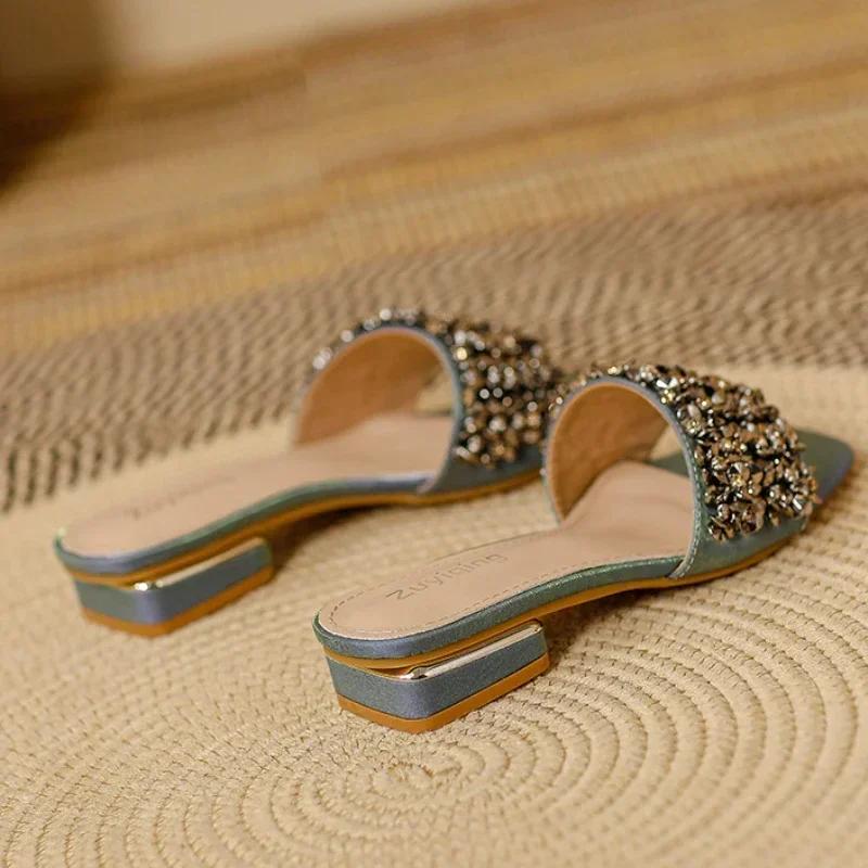Fashion Summer Cool Slippers for Women Fashion Flat Casual Beach Slides Female Luxy Rhinestone Peep Toe Soft Sole Shiny Sandals 2024