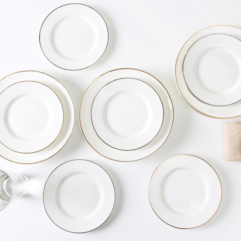 Piatto in Porcellana Ossea con Bordo Dorato Stile Nordico - Piatto Piano Elegante per Bistecca e Zuppa, Stoviglie Occidentali di Lusso Leggero.