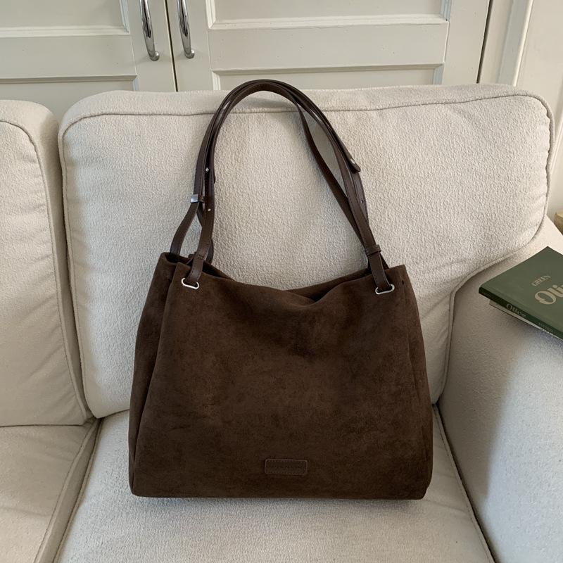 

2025 Осінньо-зимова Жіноча Універсальна Сумка-тоут Кросбоді Великої Місткості Ретро Матова