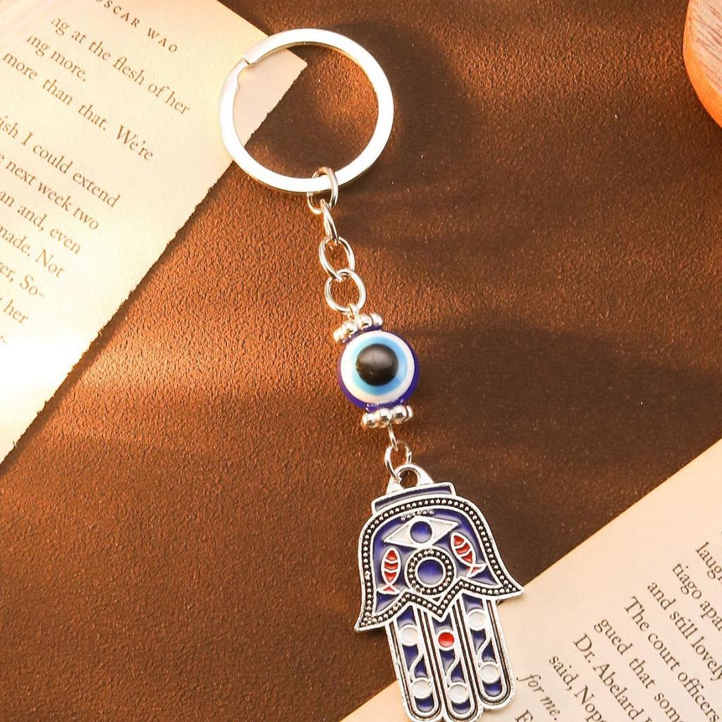 Retro Ethnic Style Fatima Palm Keychain Tribal Style Devil'S Eye Dripping Oil Hollow Pendant