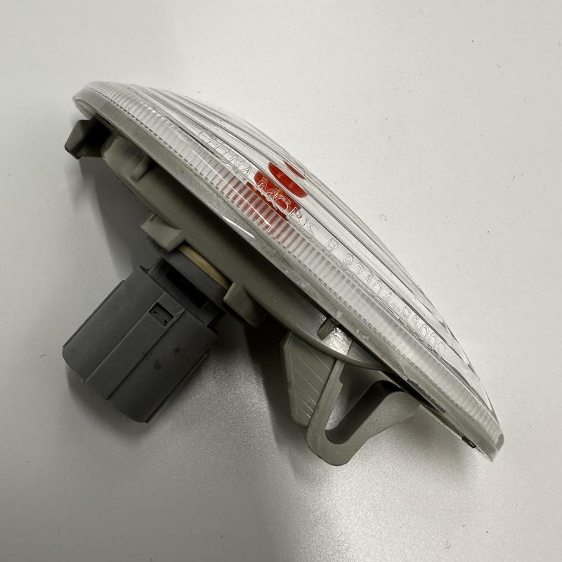 It is suitable for Kia K3 CERATO forte front leaf plate, turn signal lamp, light-emitting lamp housing  923041Y000