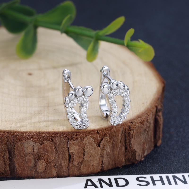 S925 Sterling Silver U-Shaped Footprint Stud Earrings with Sparkling Diamonds - Elegant and Exquisite Jewelry 925 Silver