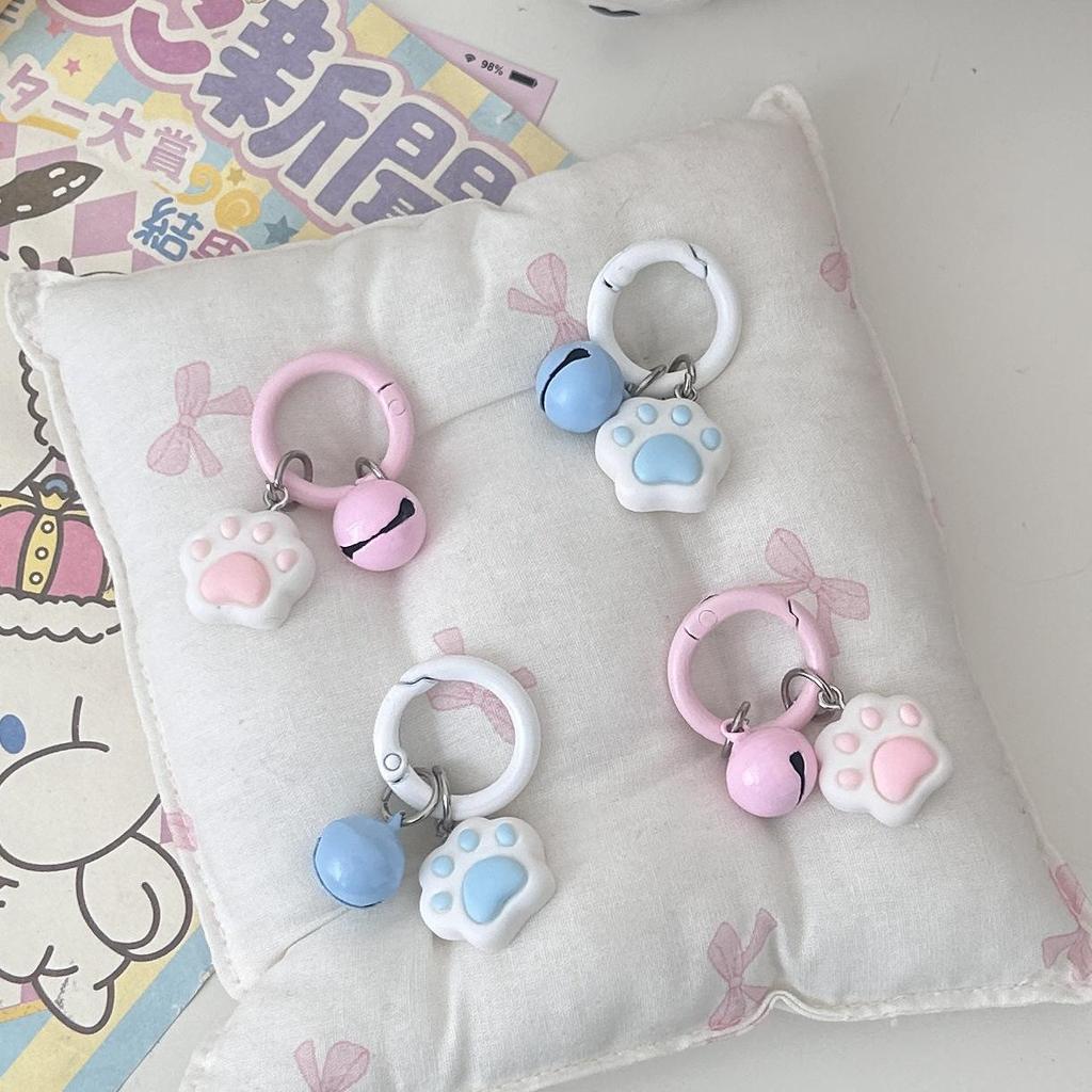 Soft Cat Paw Keychain Bell – Cute Pendant Gift for Friends & Couples