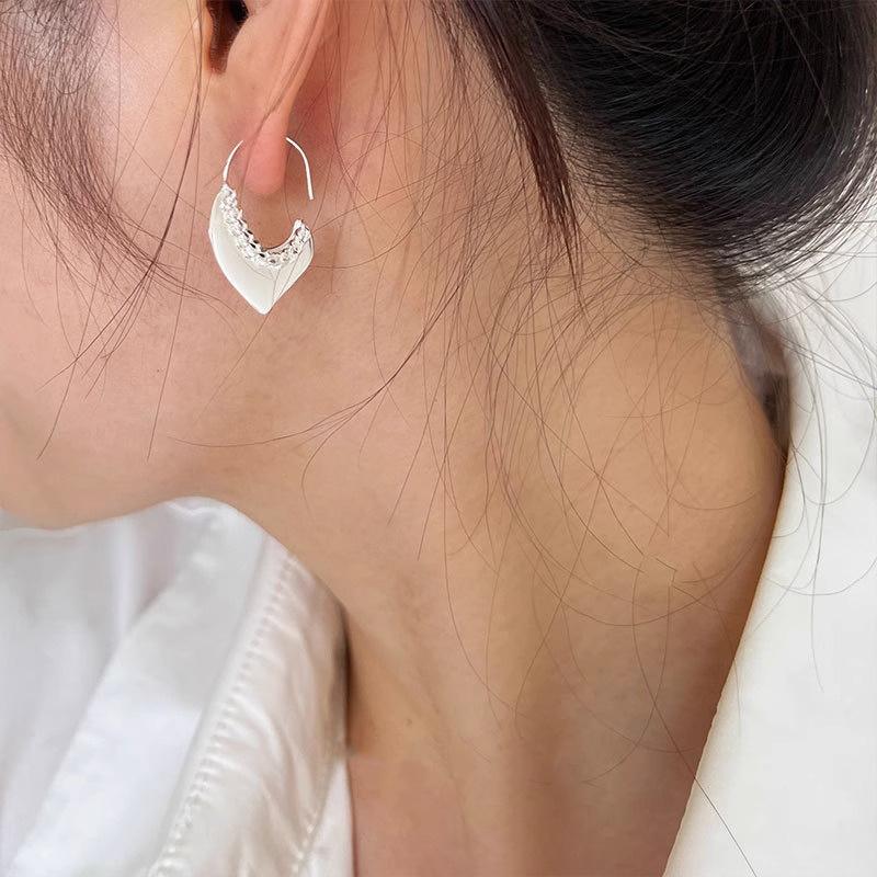 Ins Fashion Niche Design Sense Modification of The Face Shape Earrings Female Glossy Simple Glossy Love Heart Tassel Earrings Ambience Back To School