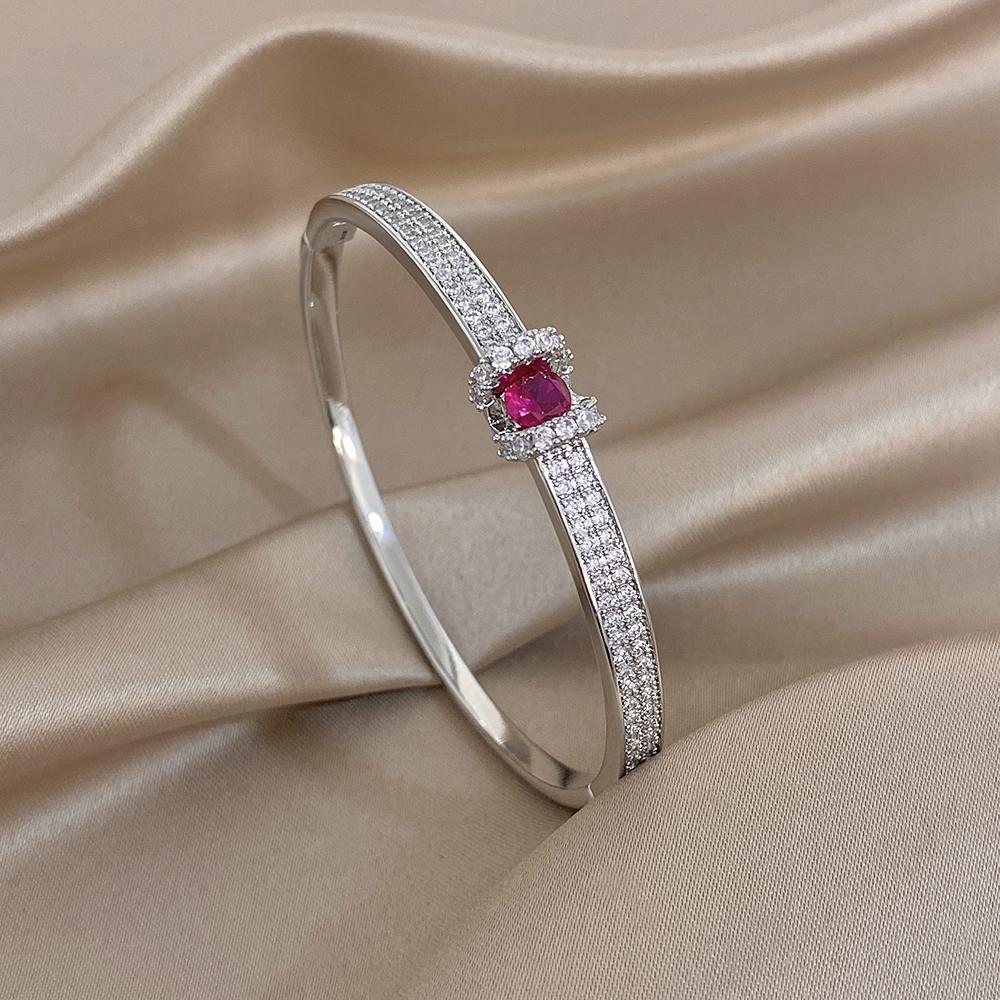 

Greatera Exquisite Diamond-encrusted Rose Rhinestone Copper Bracelet Unique Light Luxury Wedding Gifts Plated Gold Cuff Bangles