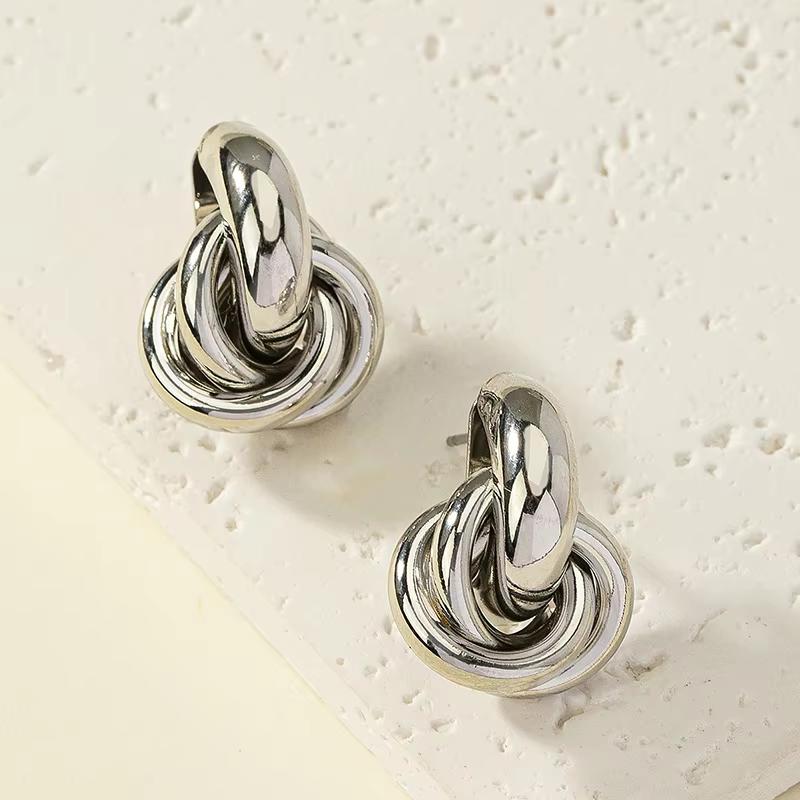 Fashionable Retro Double-Layer Wrapped Earrings With Textured Design, Versatile Earrings For Women'S Daily Wear.