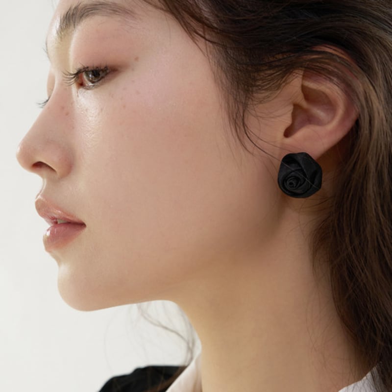 FANTASTIC PLANET rose bud earrings (2colors)