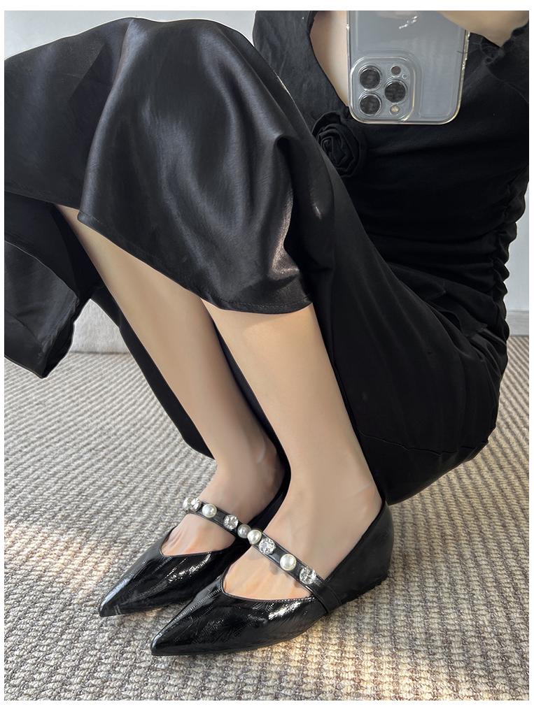 Spring & Autumn Beaded Strap Pointed Toe Mary Jane Shoes for Women