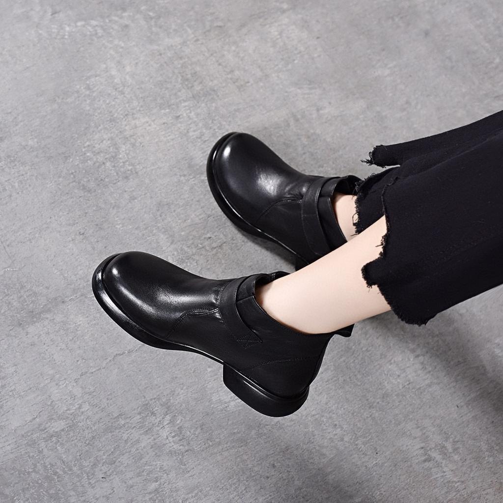 Mom Shoes Women's Autumn and Winter New Short Boots Round Head Velcro Flat Boots Velvet Warm First Layer Cowhide Leather Boots