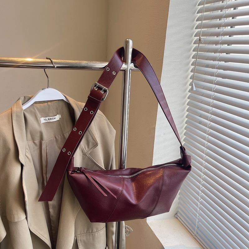 

Premium bag women s new fashion versatile shoulder bag large capacity commuter messenger dumpling bag