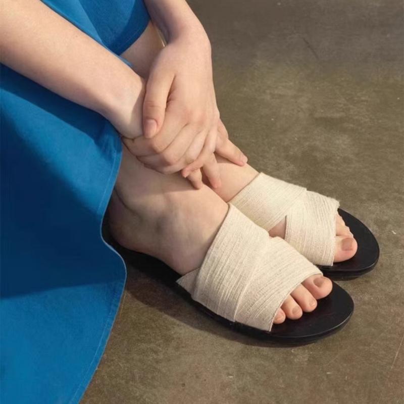 Fashion Summer New Women's Flat Bottomed Open Toed Slippers2025 Fashionable, Good-looking, Elegant and Dignified Women's Slippers