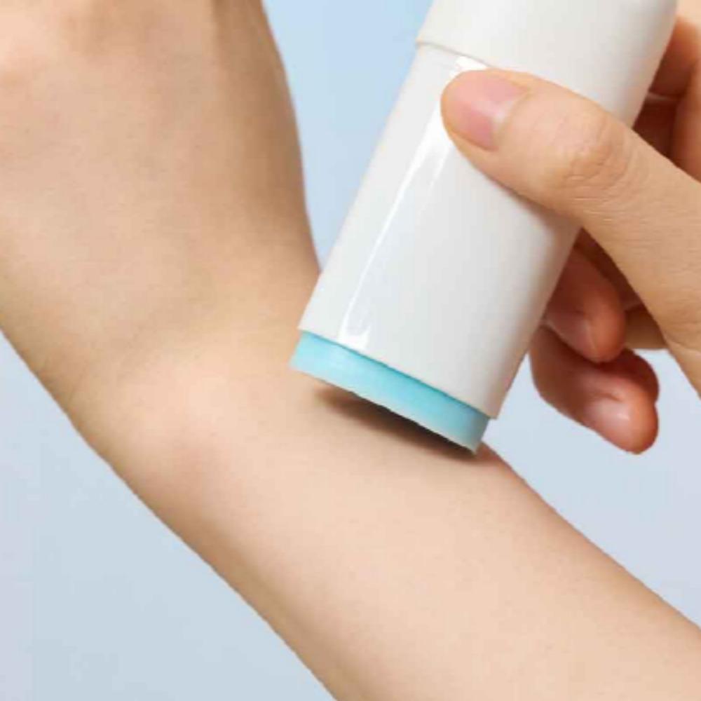 Skin1004 Madagascar Centella Hyalu-Cica Silky-Fit Sun Stick 7g