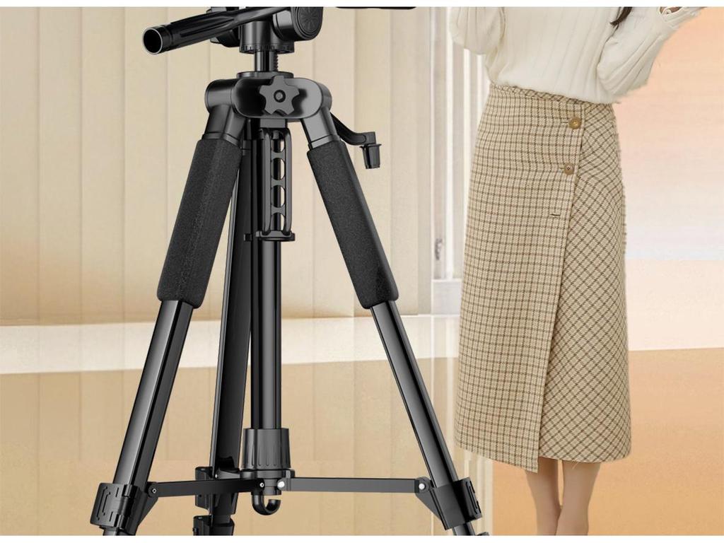 2025 Multi-Camera Mobile Phone Streaming Tripod with Fill Light and Storage Tray