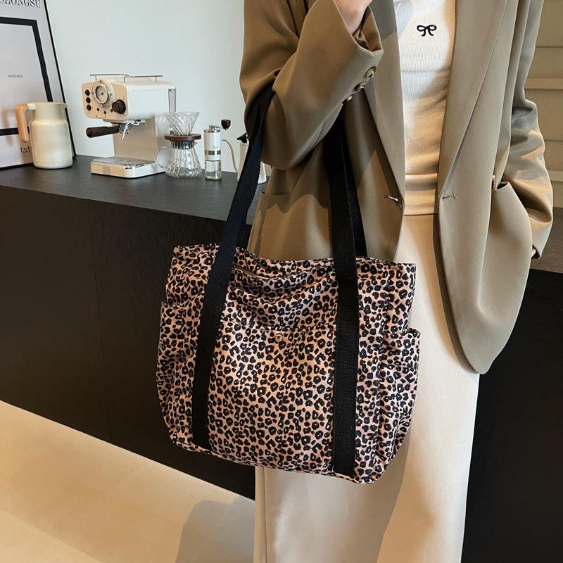 Canvas Large Capacity Shopping Totes Winter New Luxury Handbags Oversized Leopard Prints Shoulder Bags for Women Deformable CLE