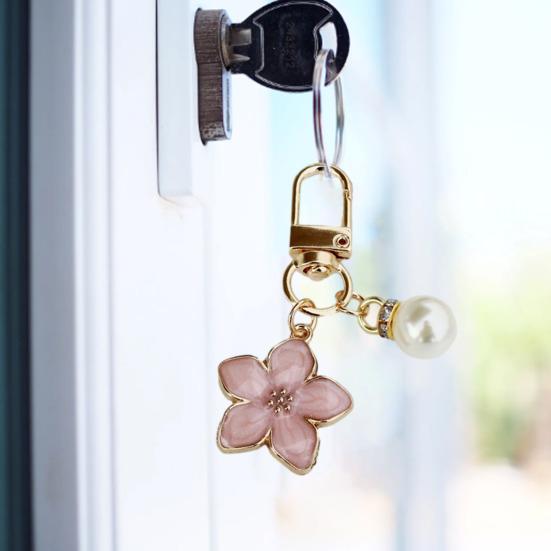 Keychain Pendant Ergonomic Flower Design Key Ring Decorative Versatile Key Holder Backpack Bag Accessory