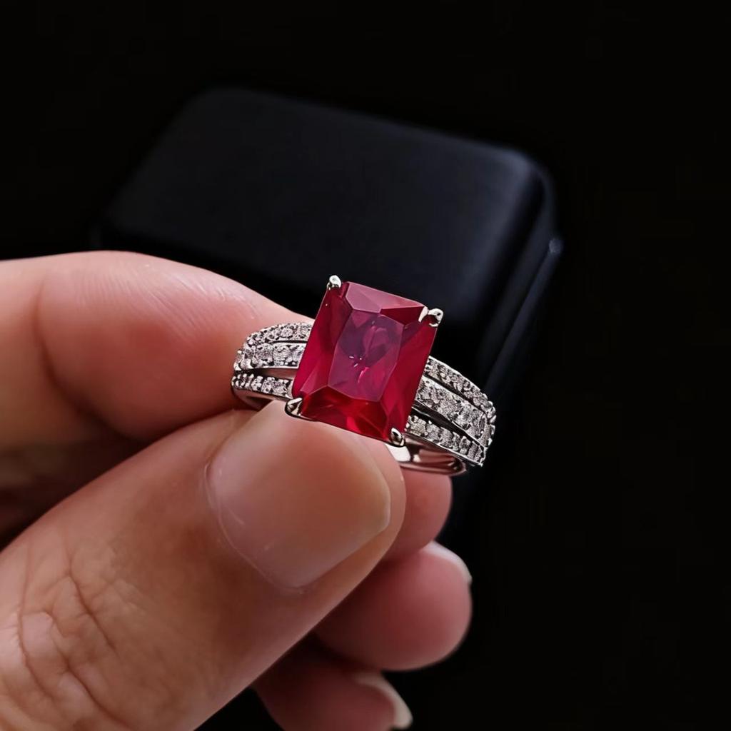 Jewelry Four-Claw Rectangle Cultivated Emerald Ruby Ring Set With 8 * 10 High Carbon Diamond Color Treasure Ring