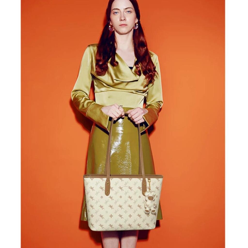 NUCELLE Shoulder Bag, Large Capacity, Tote Bag, Commuter Bag, Apricot Color, Medium Size