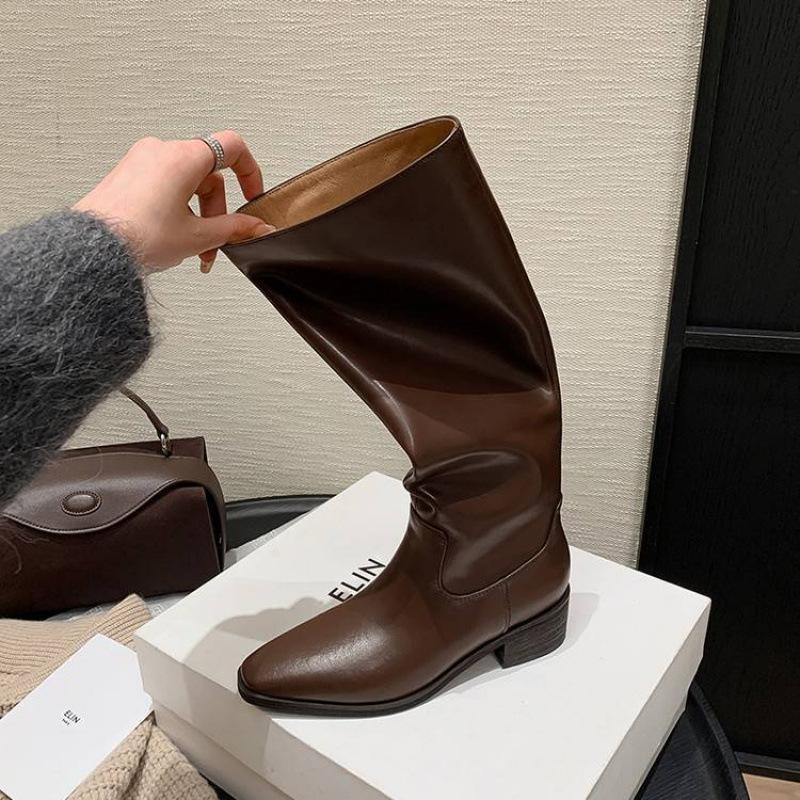 Autumn and winter women's leather boots rear zipper leather large size women's boots versatile pointed new middle heel cowhide Martin boots women