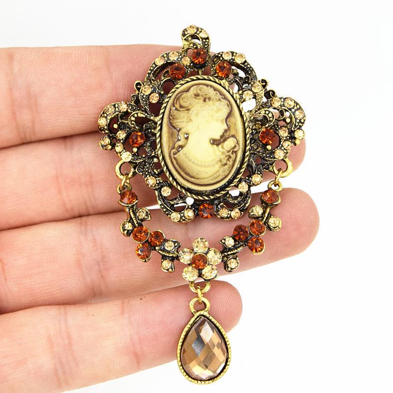 Retro European  American Queen Rhinestone Brooch Pin in Old Gold  Silver