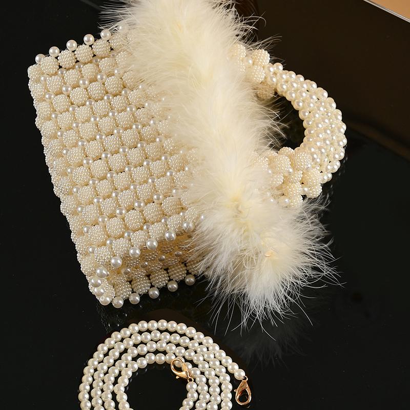 Sacs à la mode pour dames Sac perlé Sac à main en peluche perlé Exquis Style hivernal Fourrure douce Sac à pochette fait main Sac de soirée pour fille