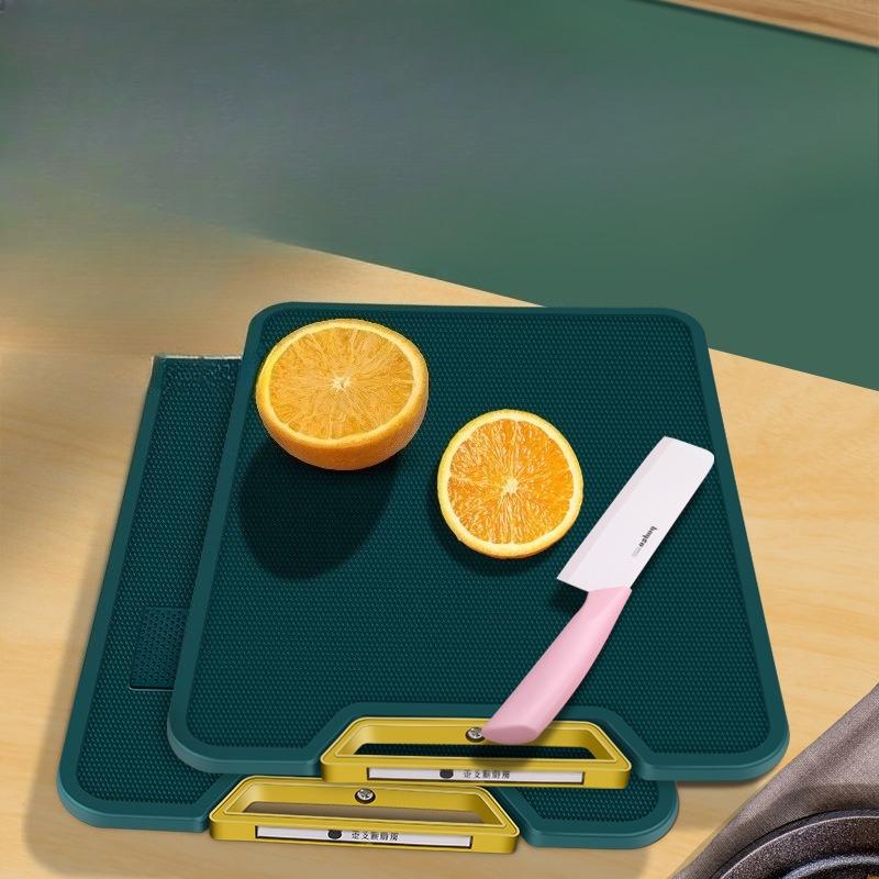 Planche à découper / Planche à couteaux. Vert foncé. Planche à découper pour fruits en plastique antibactérien et résistant à la moisissure. Il peut se tenir droit et tourner.
