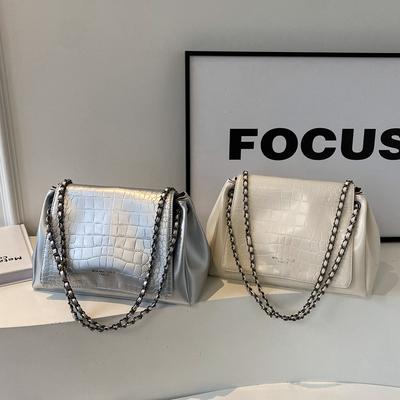 Large Capacity Bag Women's New Fashion Retro Spring and Summer Chain Shoulder Messenger Bag Casual Texture Small Square Bag