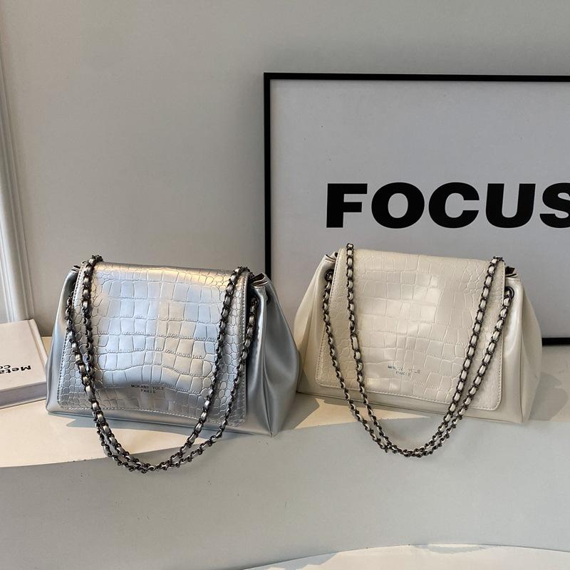 Large Capacity Bag Women's New Fashion Retro Spring and Summer Chain Shoulder Messenger Bag Casual Texture Small Square Bag