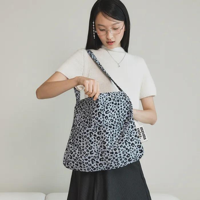 Rabbit Eco bag_Grand Leopard Mauve Blue