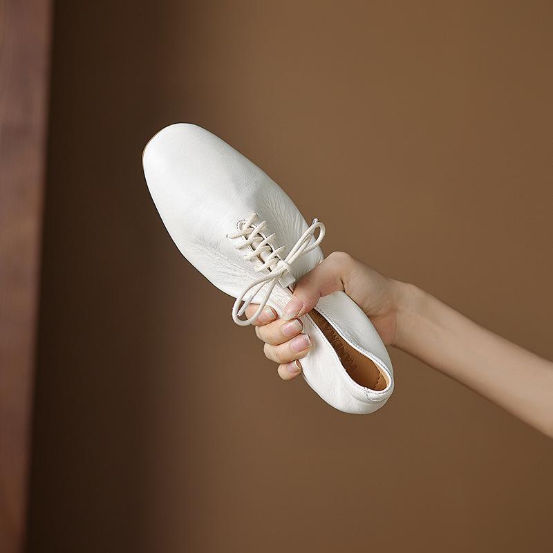 Inner height-increasing little white shoes women's 2025 new first-layer cowhide soft-soled single shoes with skirts, soft white small leather shoes