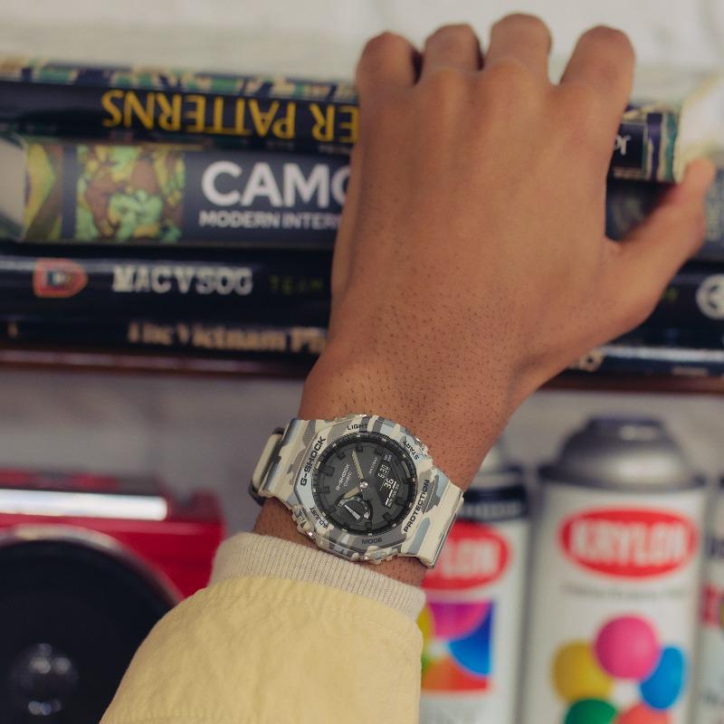 Casio G-SHOCK Men's Resin 200M Water Resistant Analog Shock Resistant Quartz Watch GA-2100CM-5A