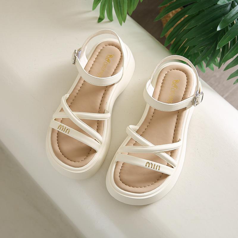 688-10 Two women in cool slippers 2025 new summer fairy wind flat bottom one-word drag Roman beach sandals