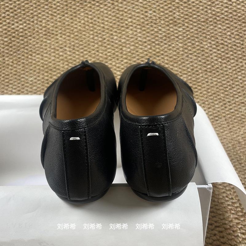 Sheepskin Version of the New Classic Pleated Pig's Feet Split-toed Shoes, One-pedal Lazy Mary Jane Shoes, Women's Pig's Trotters Shallow Mouth Single
