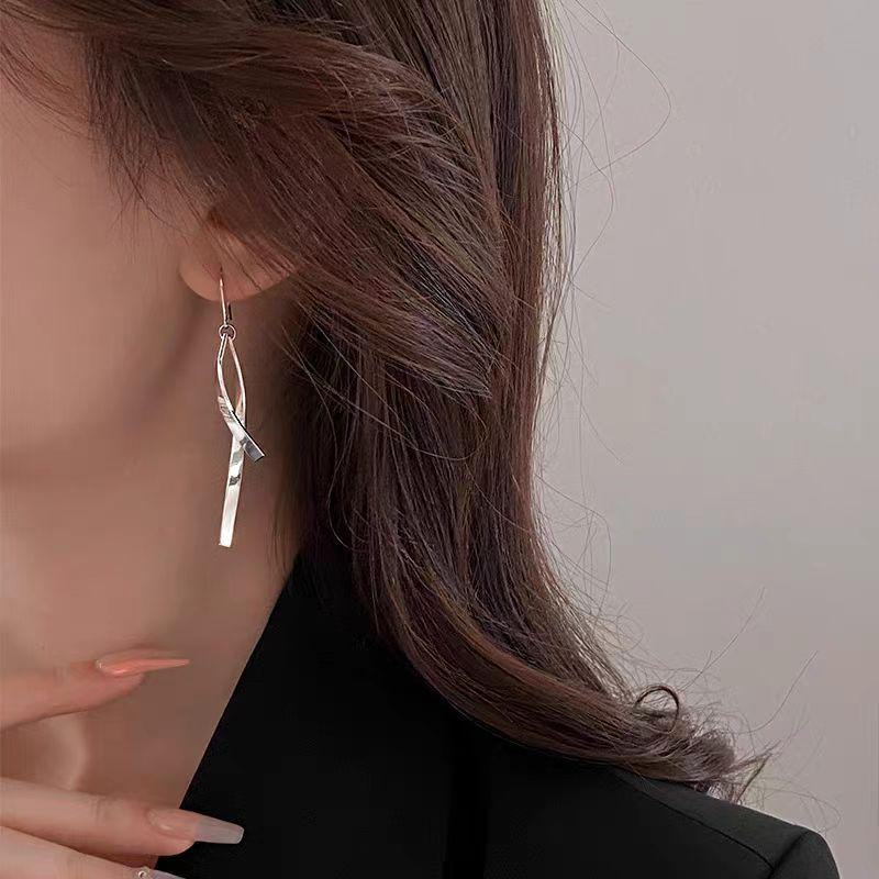 2025 Minimalist Tassel Earrings: Trendy, Light Luxury, High-End Niche Design