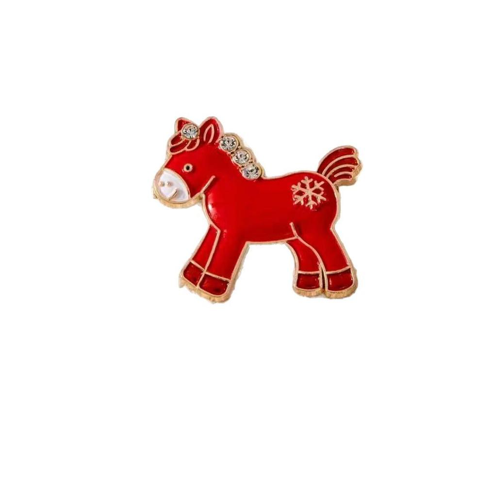 Exquisite Zodiac Horse Brooch: Festive New Year Pin & Cute Clothing Accessory