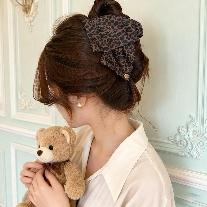 2025 High-End Large Leopard Print Gold Triangle Hair Claw Clip for Women