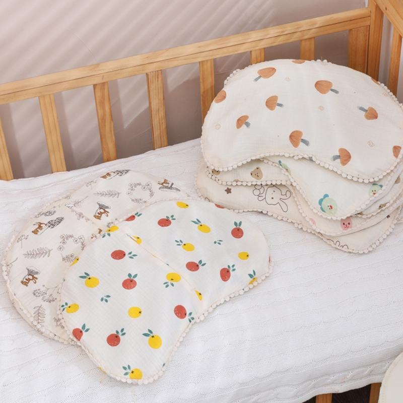 Comfortable and Cooling Infant Pillow Double Layer Gauzes Buckwheat Filling Pillow Breathable Moon-shaped Baby Pillow
