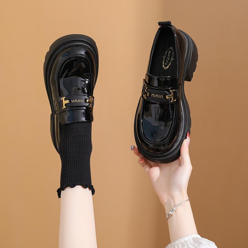 Autumn new small man height increase black women's retro British style platform small leather shoes