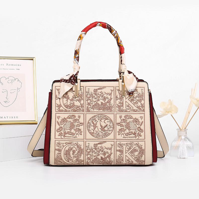 

Birthday gift mother bag 2025 new embroidery temperament middle-aged women s handbag wedding bag